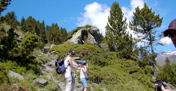 Randonnées enfants sur les chemins de montagnes au coeur des Hautes Pyrénées