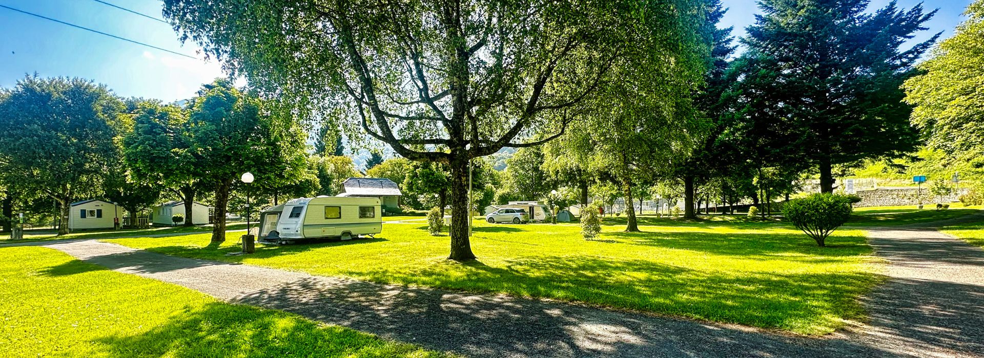location emplacement camping hautes pyrénées