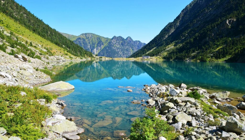 lac de gaube hautes pyrénées