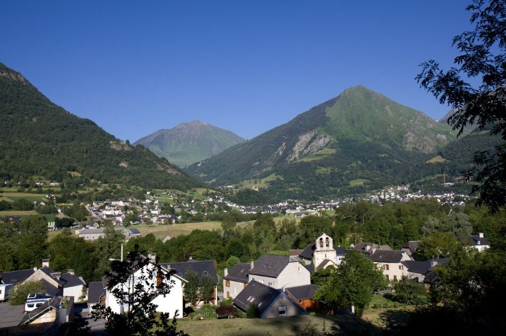 luz saint sauveur pyrenees
